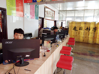 白手起家，用心經營 沒有人脈也能開好一家圖文店